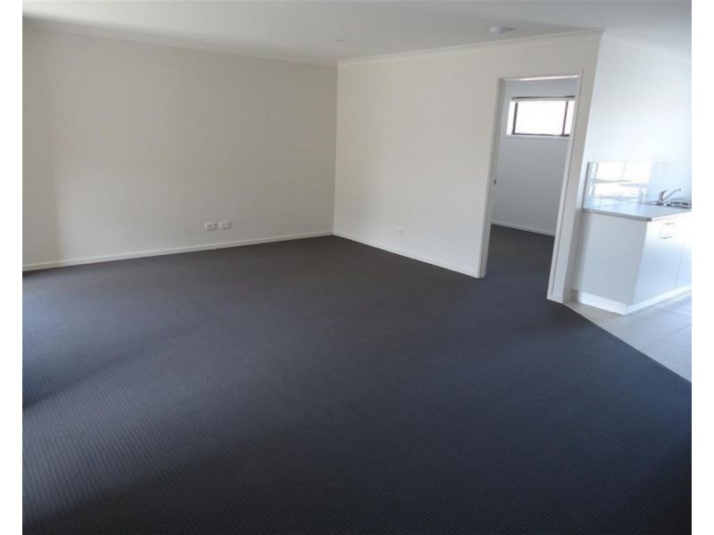 25 Sunvale Crescent, Estella NSW 2650