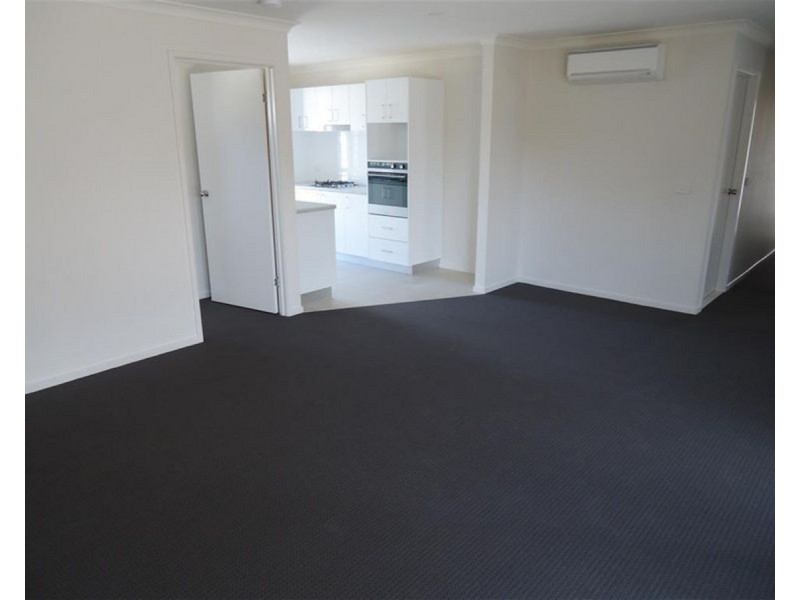25 Sunvale Crescent, Estella NSW 2650