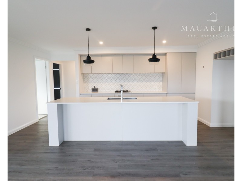 1/1 Barralong Way, Gobbagombalin NSW 2650