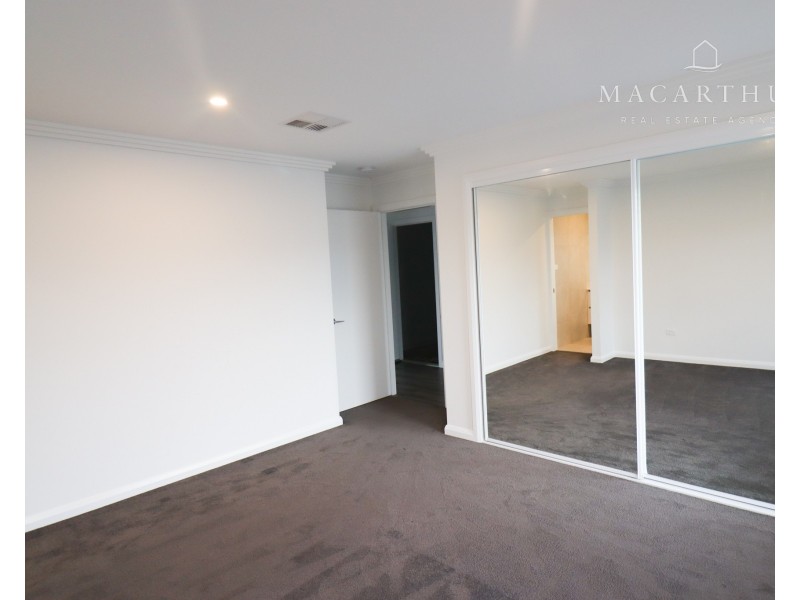 1/1 Barralong Way, Gobbagombalin NSW 2650
