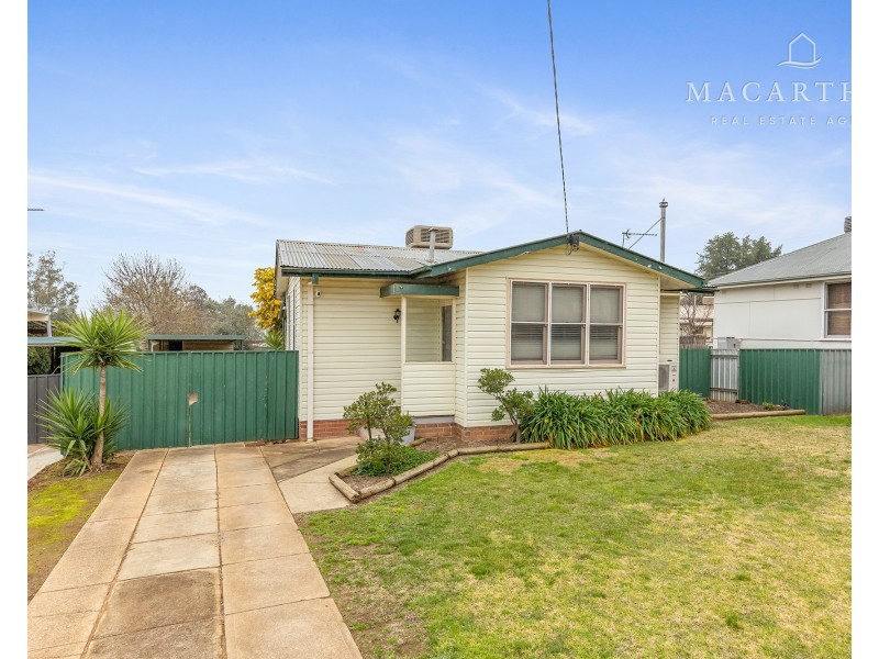 6 Gowrie Parade, Mount Austin NSW 2650