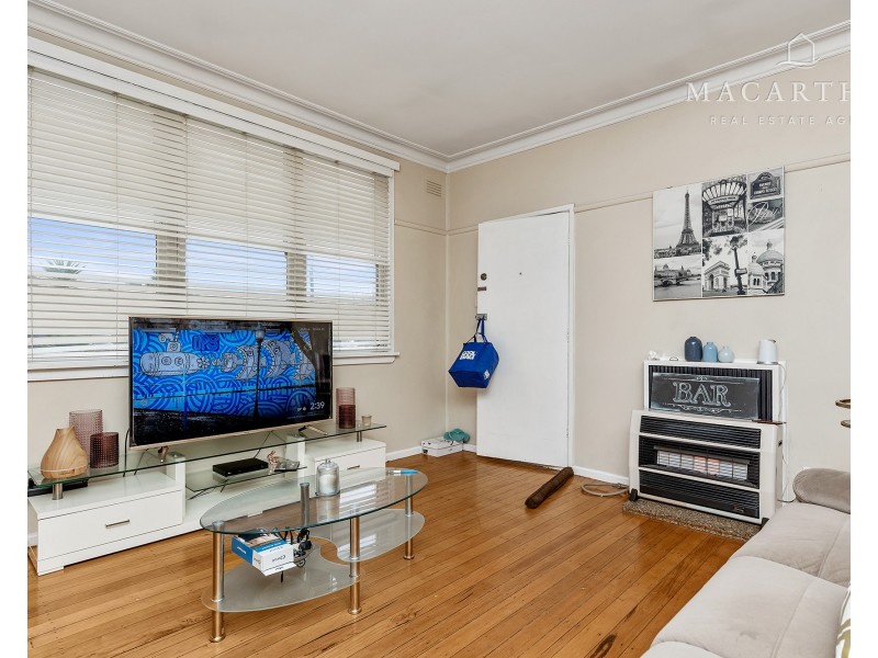 6 Gowrie Parade, Mount Austin NSW 2650