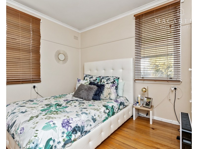 6 Gowrie Parade, Mount Austin NSW 2650