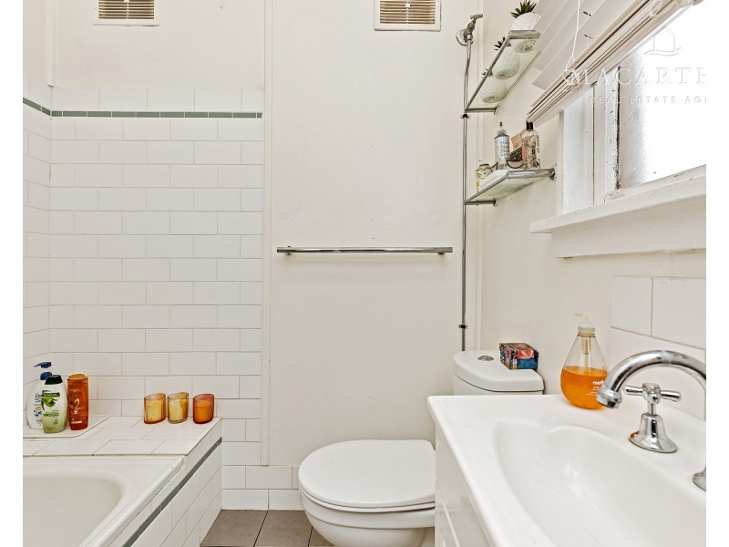 6 Gowrie Parade, Mount Austin NSW 2650