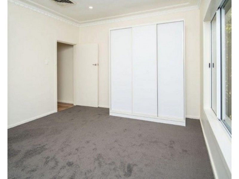 37 Fernleigh Road, Turvey Park NSW 2650
