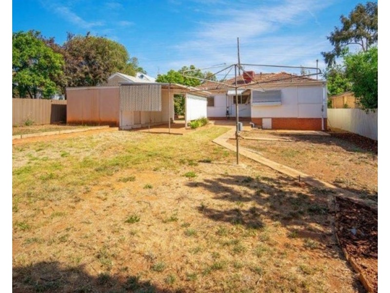 37 Fernleigh Road, Turvey Park NSW 2650