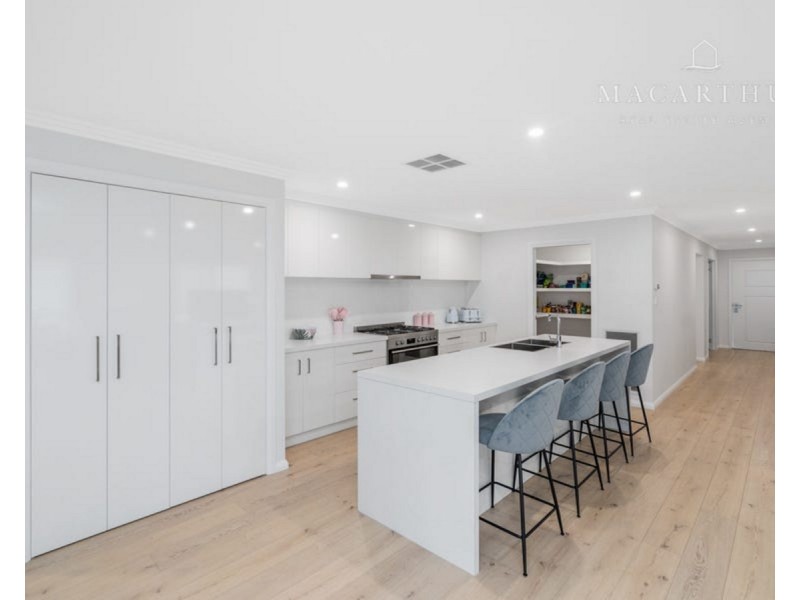 29 Gasnier Loop, Boorooma NSW 2650