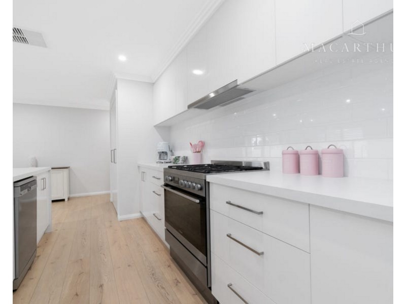 29 Gasnier Loop, Boorooma NSW 2650