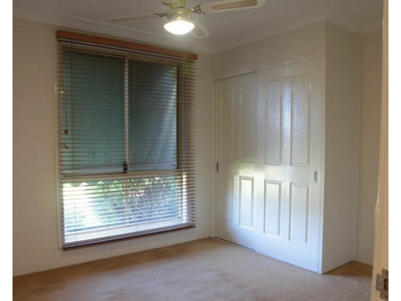 52 Vincent Road, Lake Albert NSW 2650