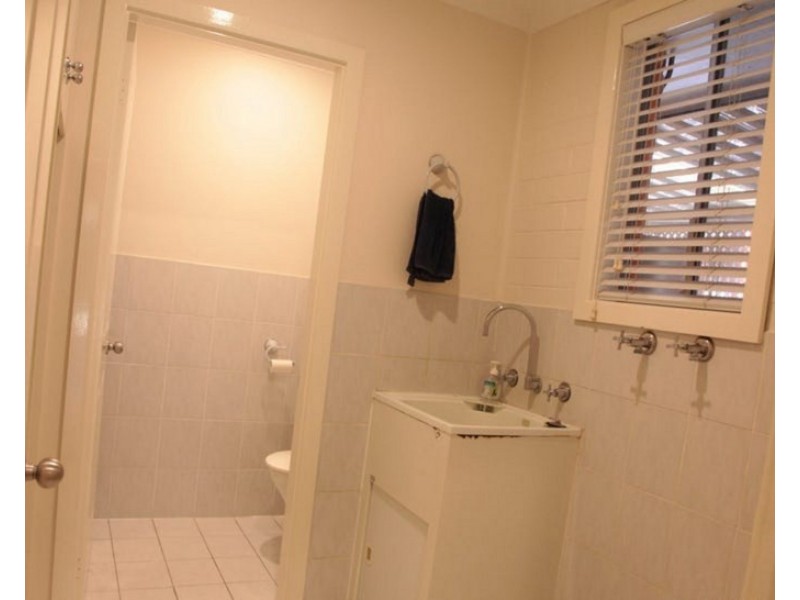 52 Vincent Road, Lake Albert NSW 2650