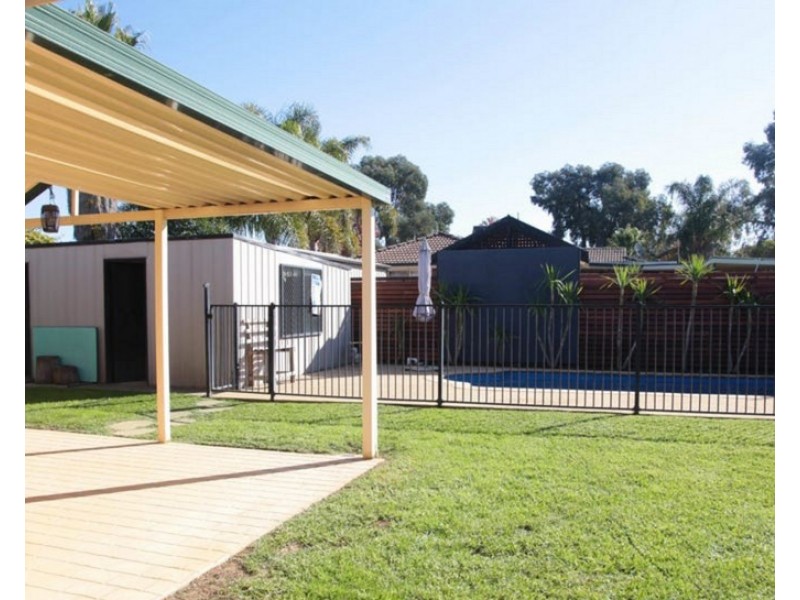 52 Vincent Road, Lake Albert NSW 2650