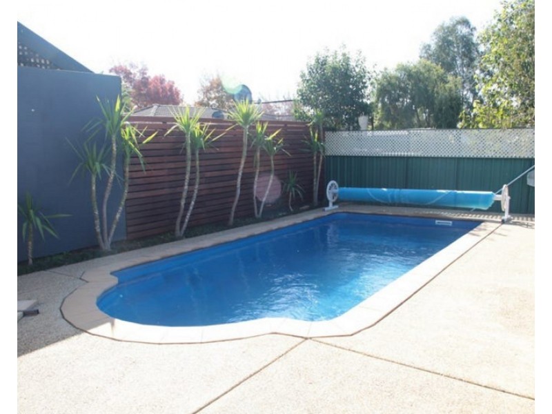 52 Vincent Road, Lake Albert NSW 2650