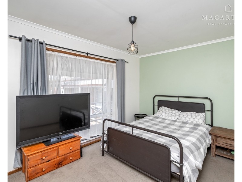 1/14 Canola Place, Estella NSW 2650