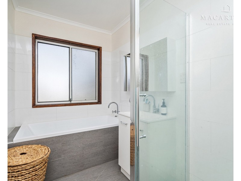 1/14 Canola Place, Estella NSW 2650
