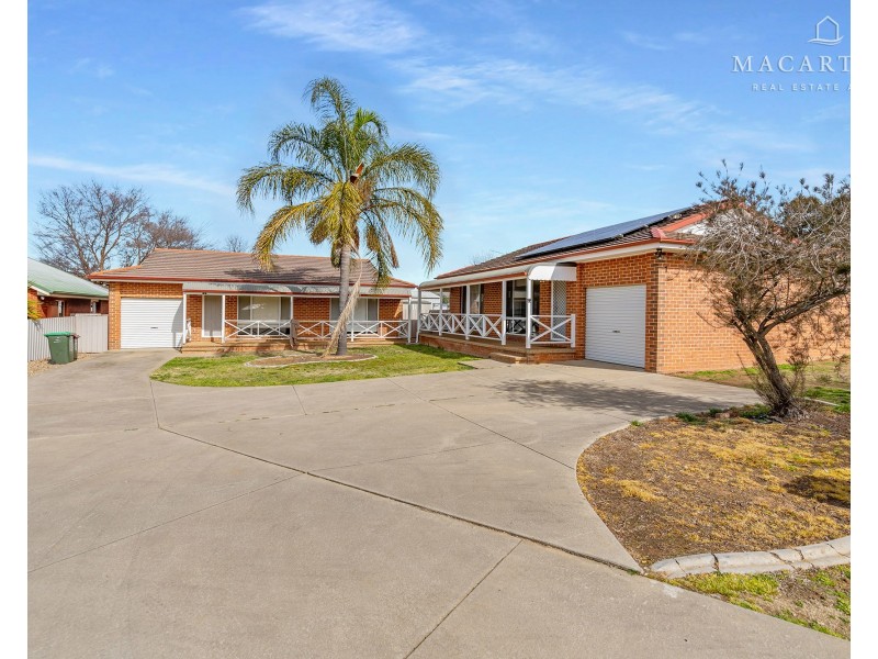 1/14 Canola Place, Estella NSW 2650