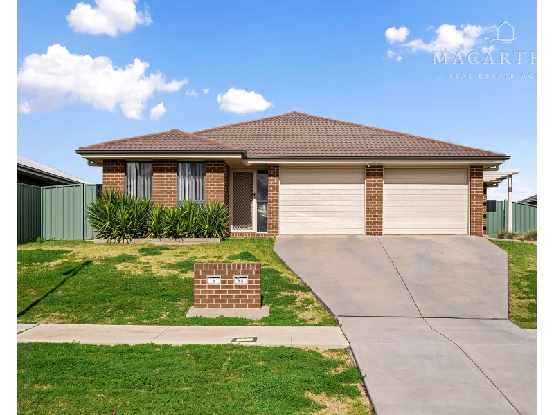 5 & 5A Hazelwood Drive, Forest Hill NSW 2651