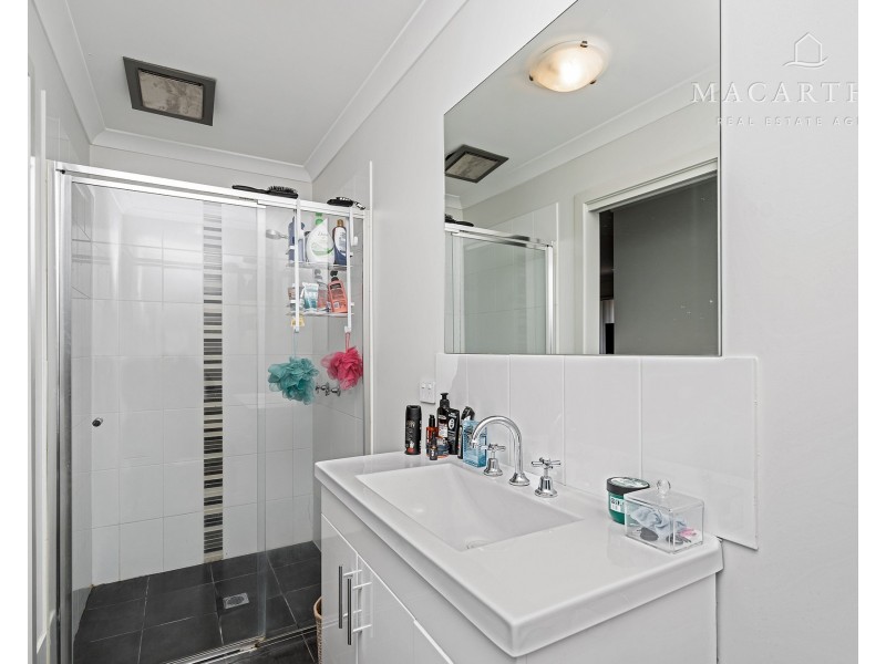 5 & 5A Hazelwood Drive, Forest Hill NSW 2651