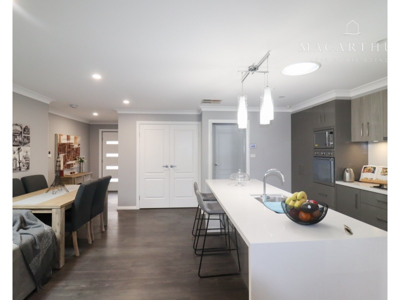 24 Cunjegong Loop, Gobbagombalin NSW 2650