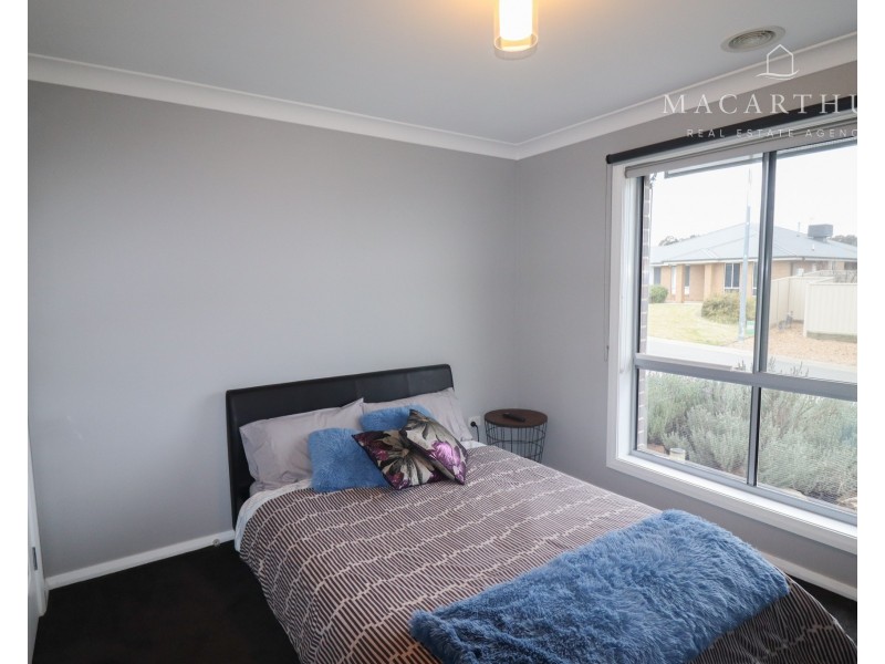 24 Cunjegong Loop, Gobbagombalin NSW 2650