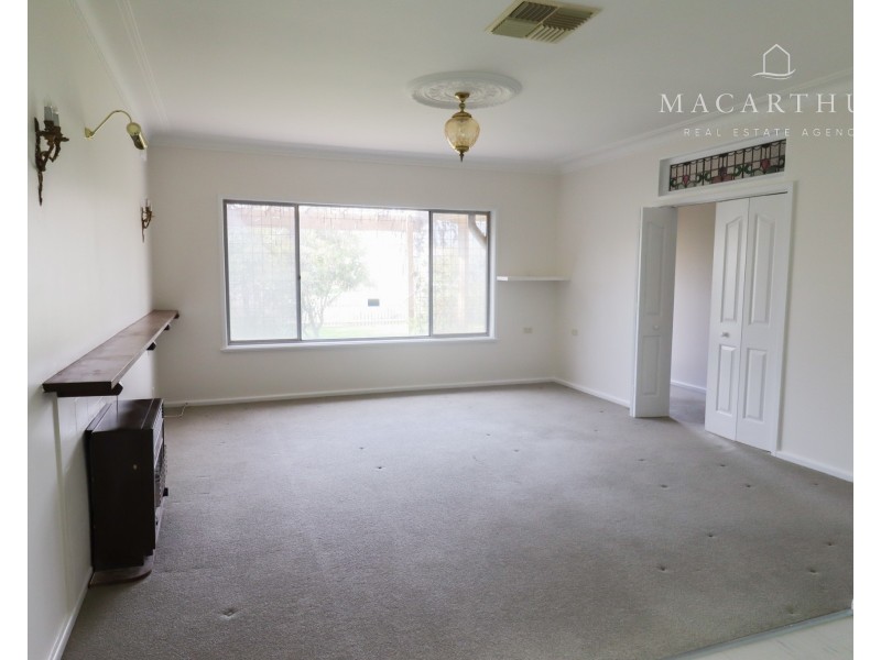 10 Martin Street, Tolland NSW 2650