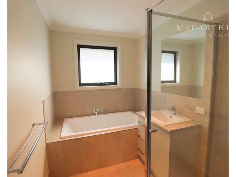 24 Urana Street, The Rock NSW 2655