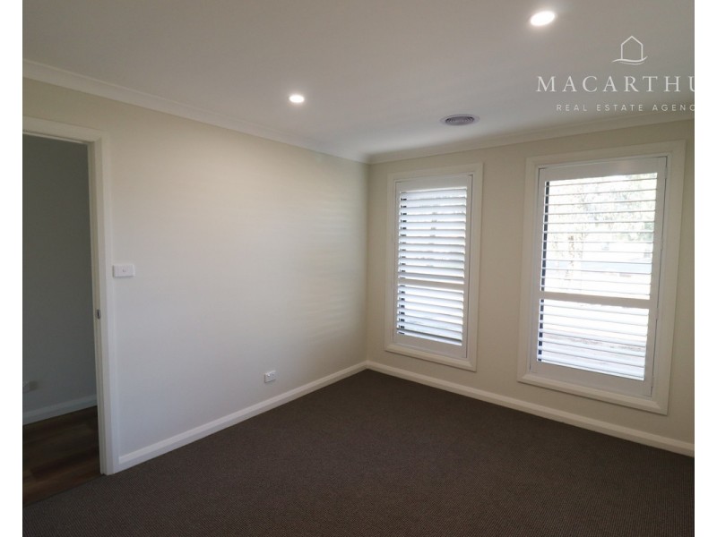 24 Urana Street, The Rock NSW 2655