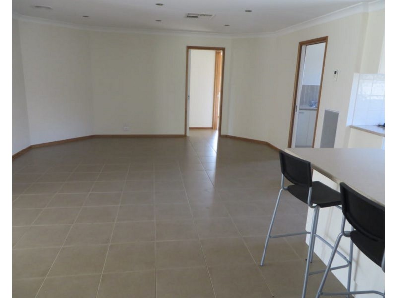 6 Pinnacle Place, Estella NSW 2650