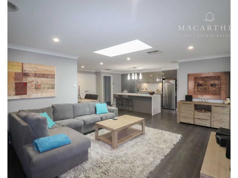 24 Cunjegong Loop, Gobbagombalin NSW 2650