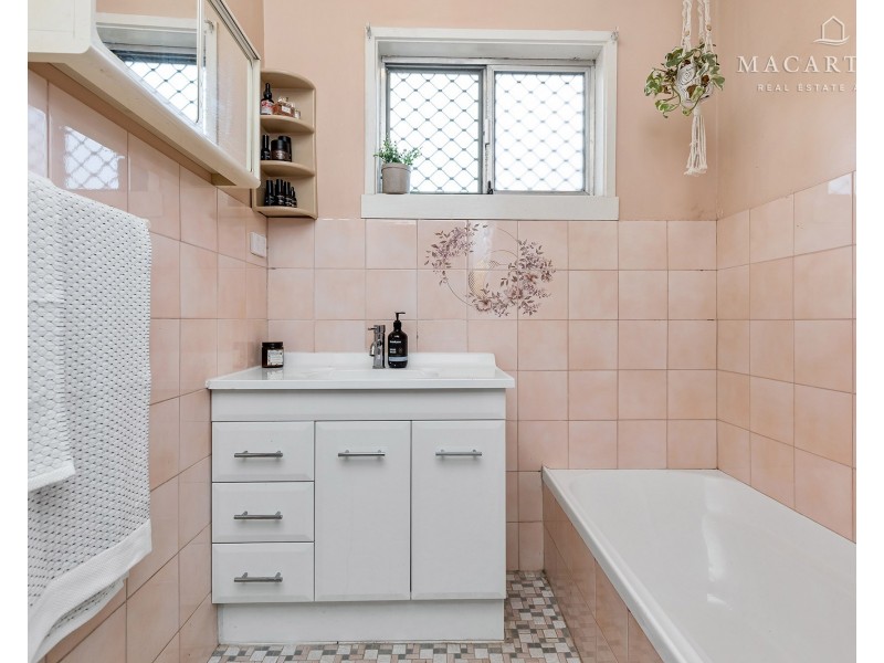 48 Heath Street, Turvey Park NSW 2650