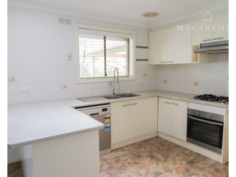 1 Jasmin Crescent, Lake Albert NSW 2650