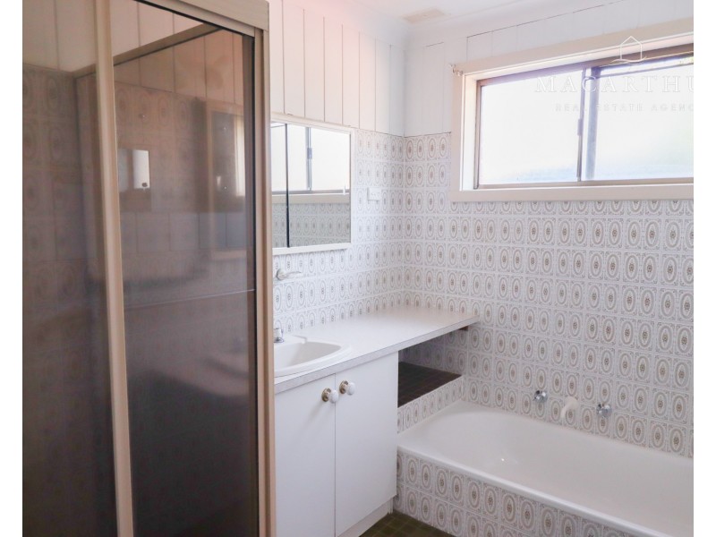 1 Jasmin Crescent, Lake Albert NSW 2650
