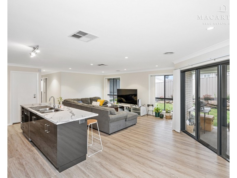 10 Nolan Street, Lloyd NSW 2650
