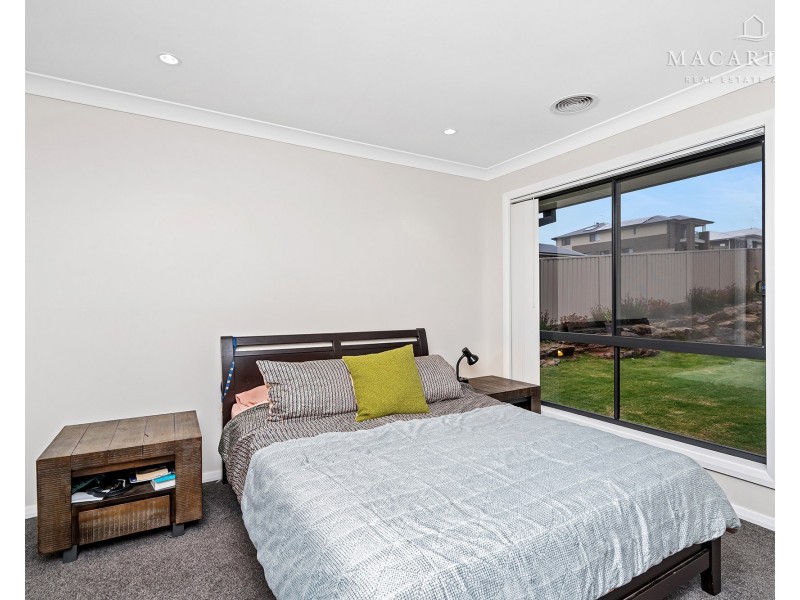 10 Nolan Street, Lloyd NSW 2650