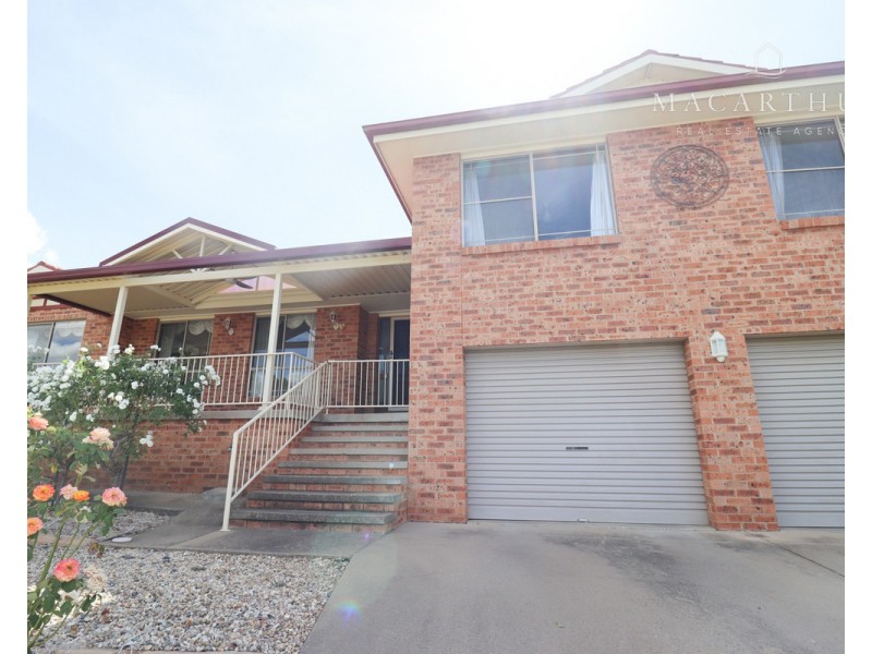 63 Simkin Crescent, Kooringal NSW 2650