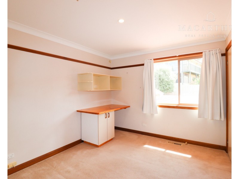 63 Simkin Crescent, Kooringal NSW 2650