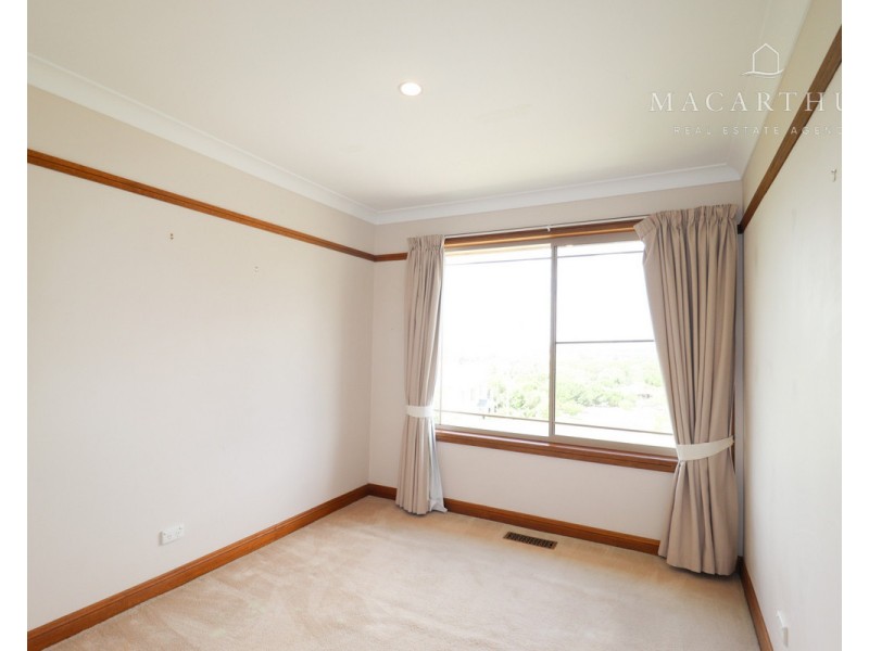 63 Simkin Crescent, Kooringal NSW 2650
