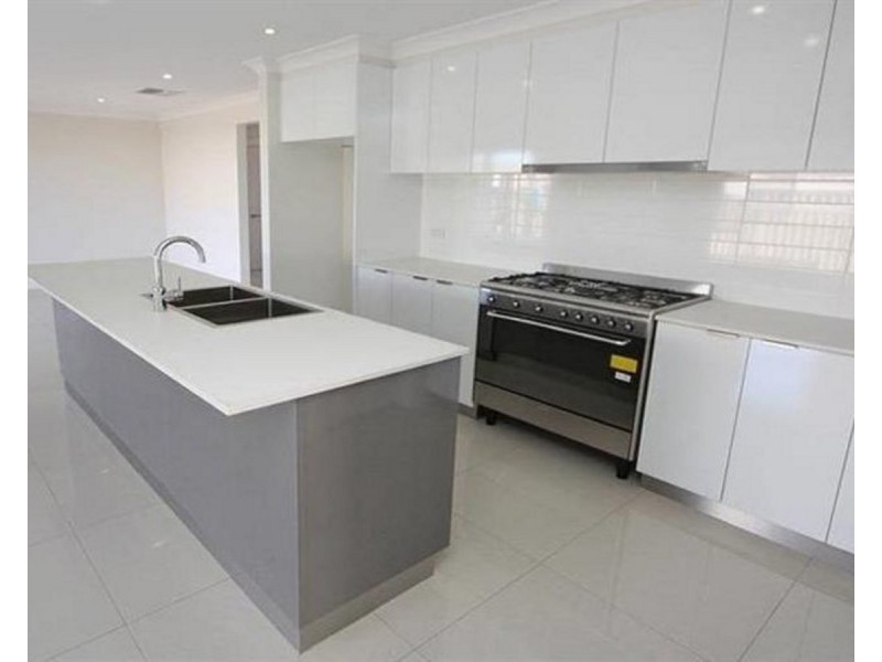 47 Kaloona Drive, Bourkelands NSW 2650