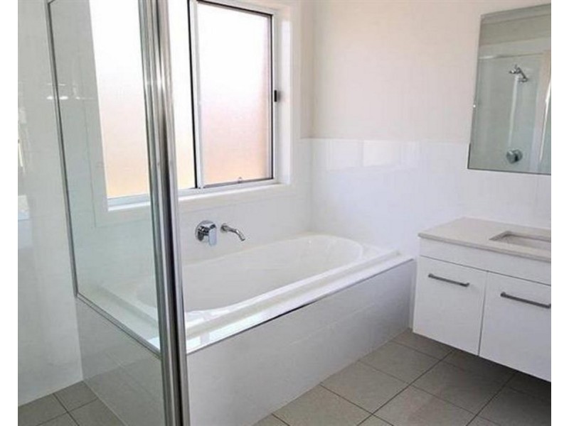 47 Kaloona Drive, Bourkelands NSW 2650