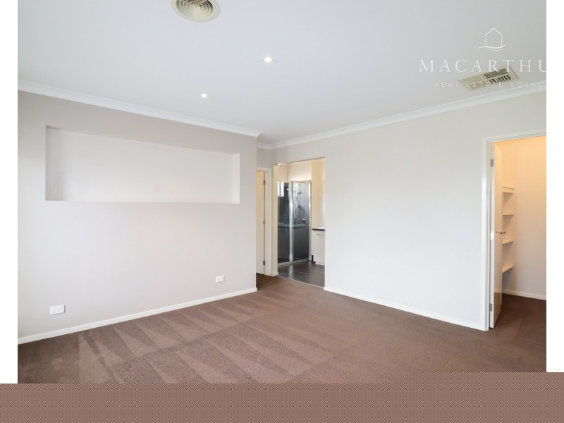 7 Breasley Crescent, Boorooma NSW 2650