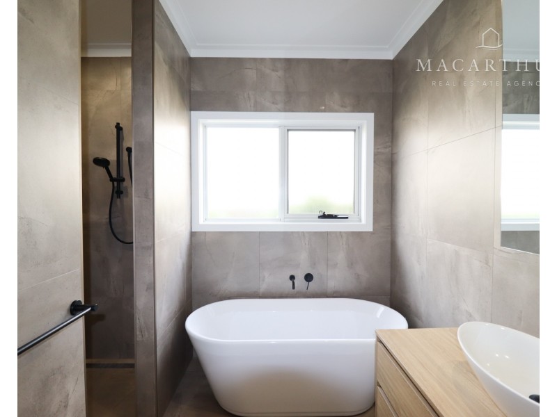 2/6 Rose Place, Boorooma NSW 2650