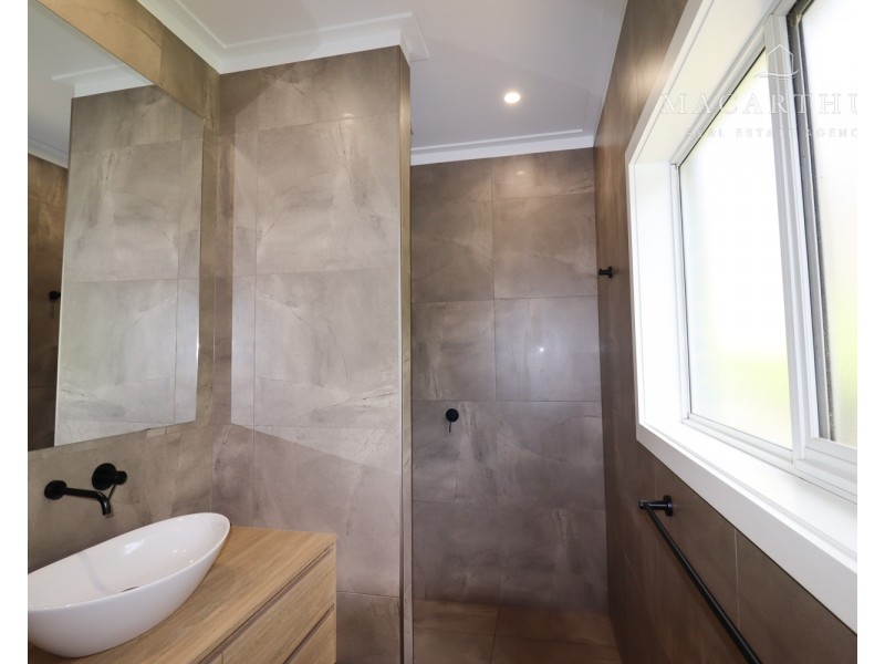 2/6 Rose Place, Boorooma NSW 2650