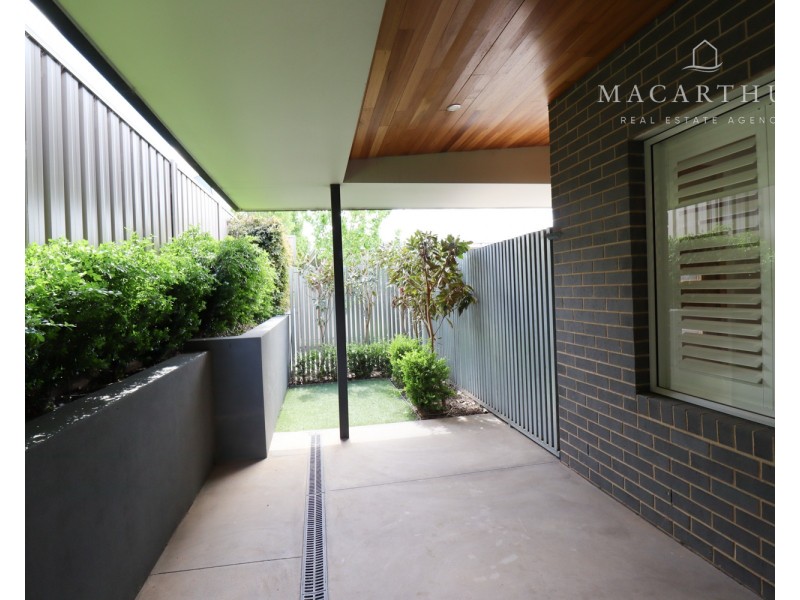 2/6 Rose Place, Boorooma NSW 2650