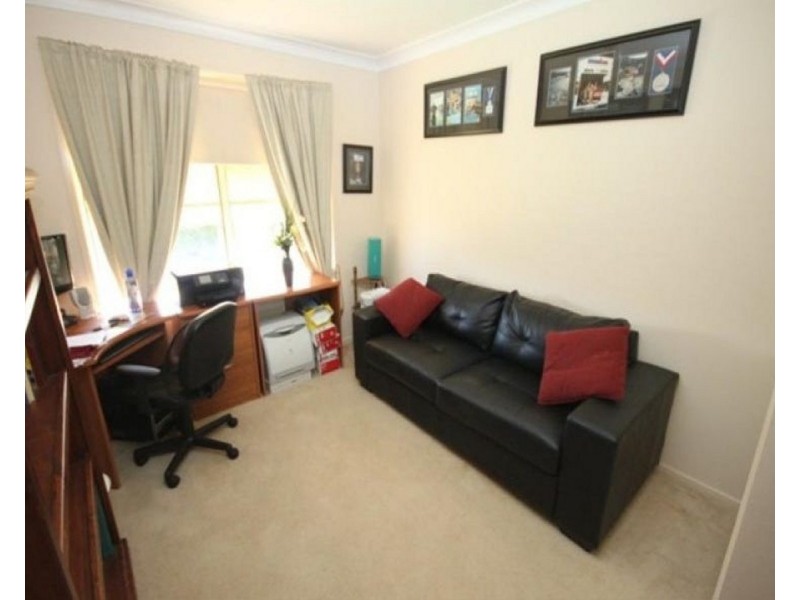 20 Sackville Drive, Forest Hill NSW 2651