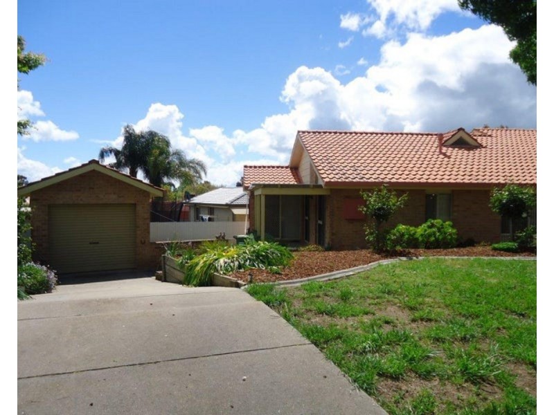 2/1 Overdale Drive, Bourkelands NSW 2650