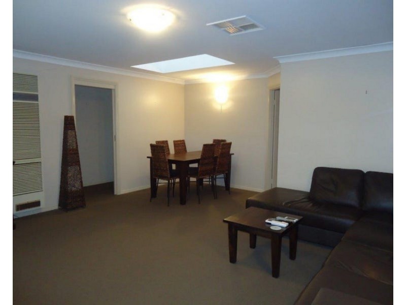 2/1 Overdale Drive, Bourkelands NSW 2650