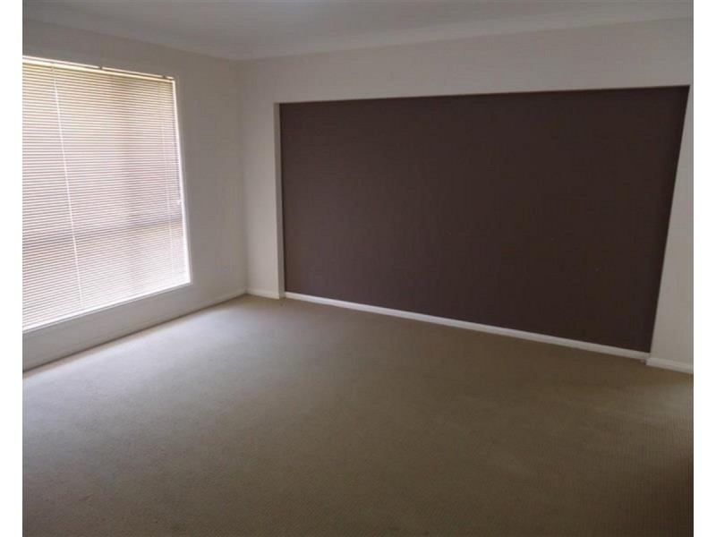 14 Allunga Street, Glenfield Park NSW 2650