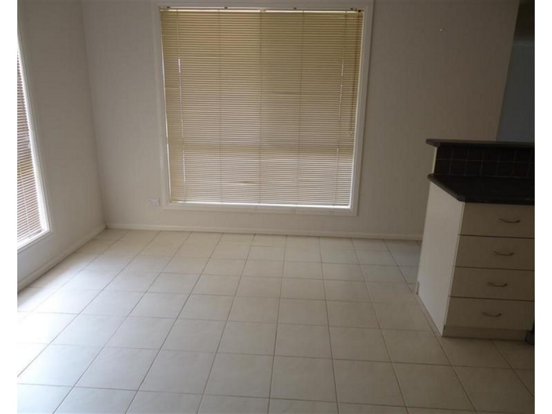 14 Allunga Street, Glenfield Park NSW 2650