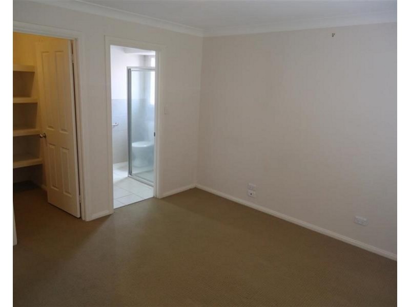 14 Allunga Street, Glenfield Park NSW 2650