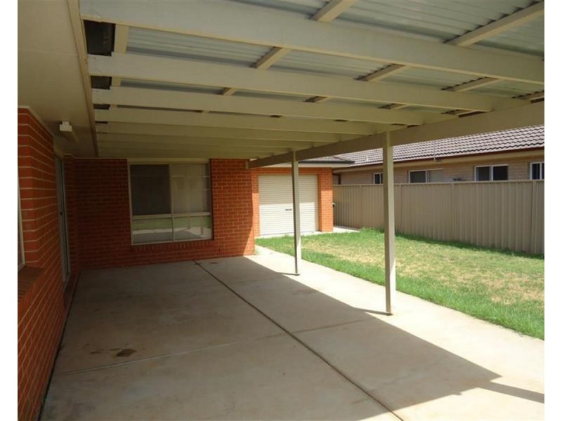 14 Allunga Street, Glenfield Park NSW 2650