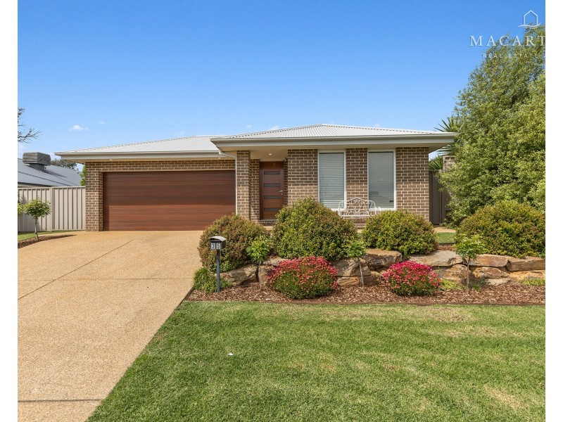 35 Flack Crescent, Boorooma NSW 2650